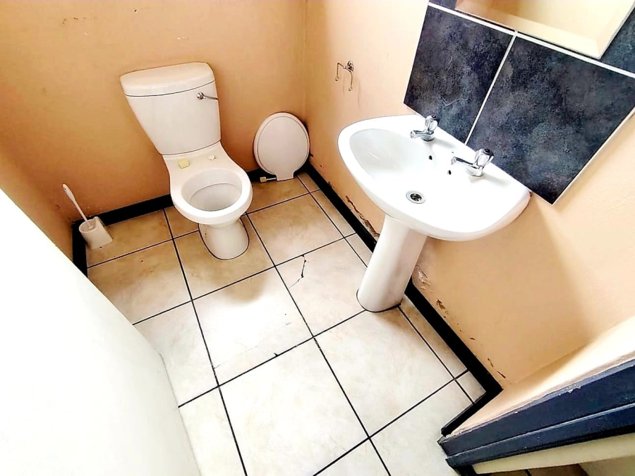 Commercial Property for Sale in Southernwood Eastern Cape